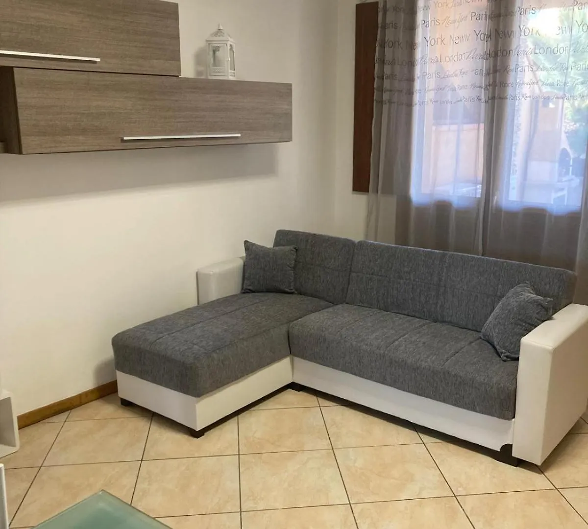 Apartment Casa Vacanze Bina Puntone Casa Botrona Italy