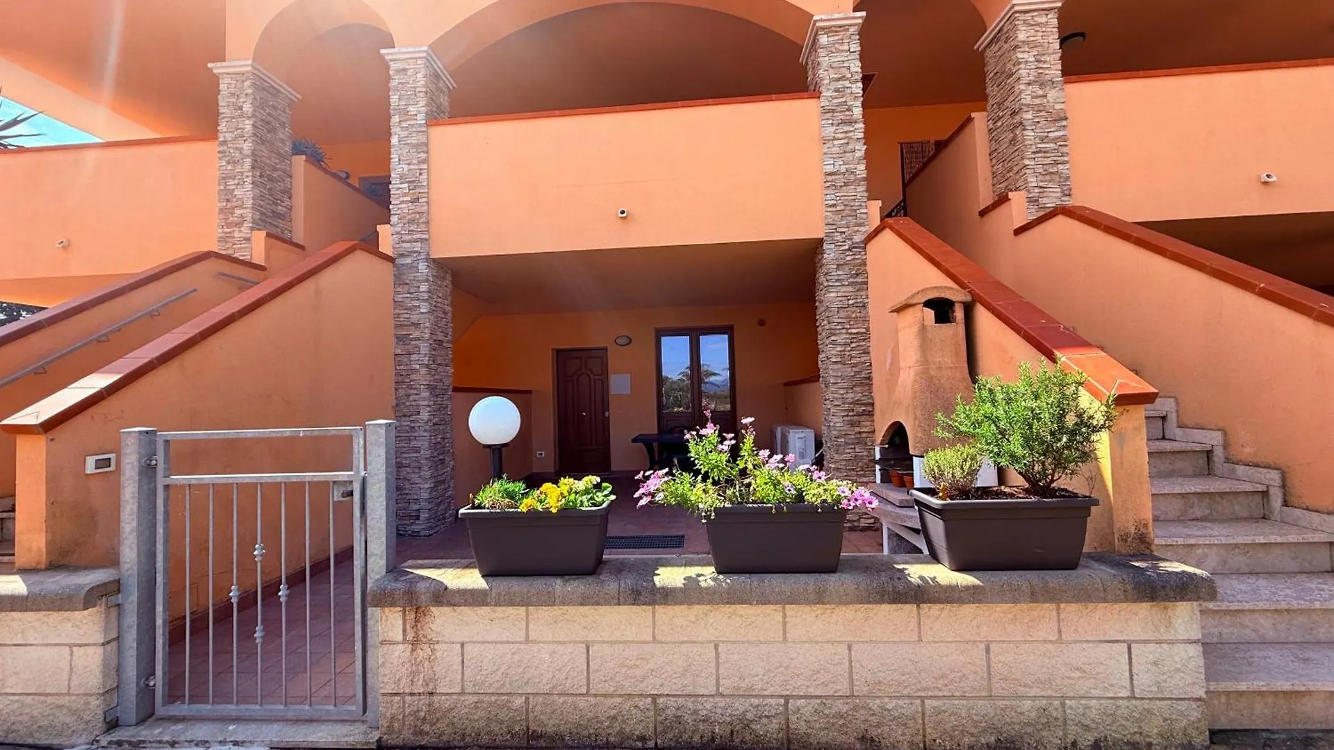 Casa Vacanze Bina Puntone Casa Botrona Италия